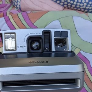 Polaroid One600 vintage Camera in silver